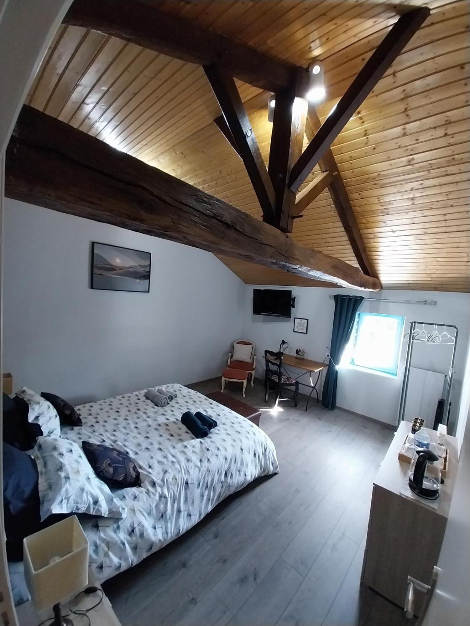 Bed and Breakfast Au Granit Bleu Faye-l'Abbesse Esterno foto