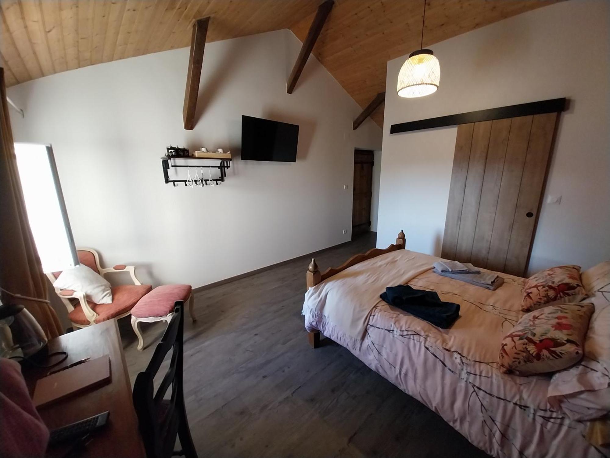 Bed and Breakfast Au Granit Bleu Faye-l'Abbesse Esterno foto